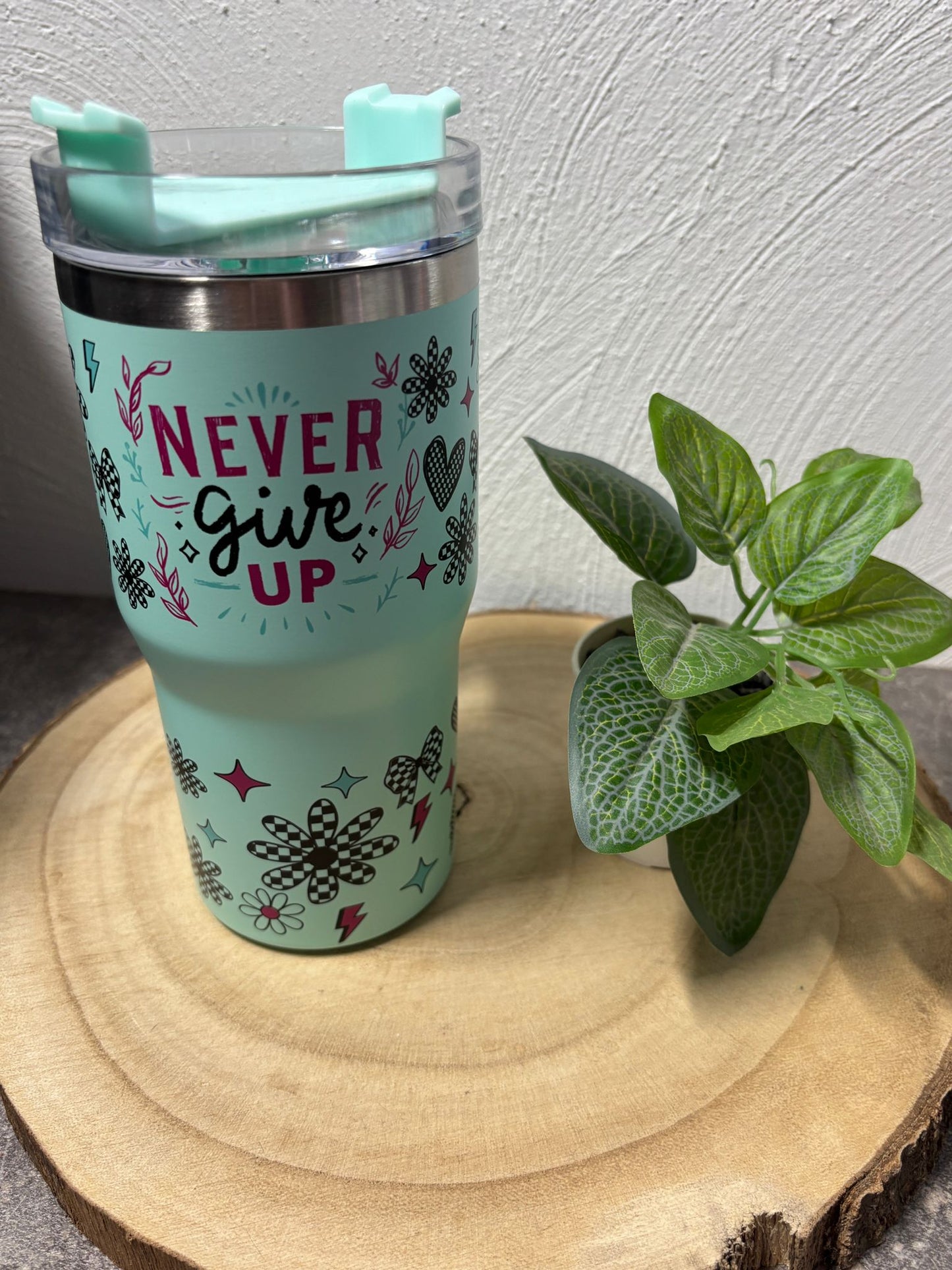 Tumbler 20 oz mit Henkel Never give up