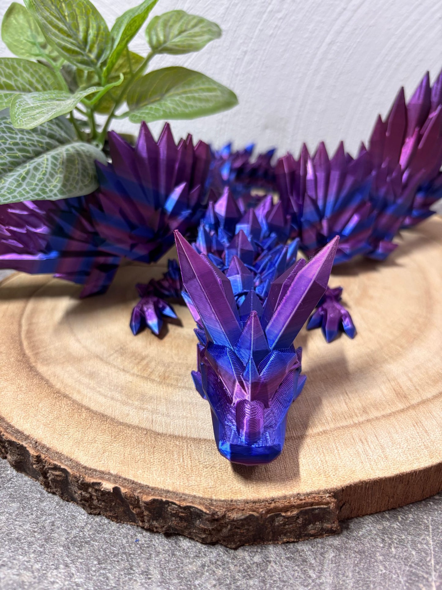 Kristalldrachen mit beweglichen Flügel