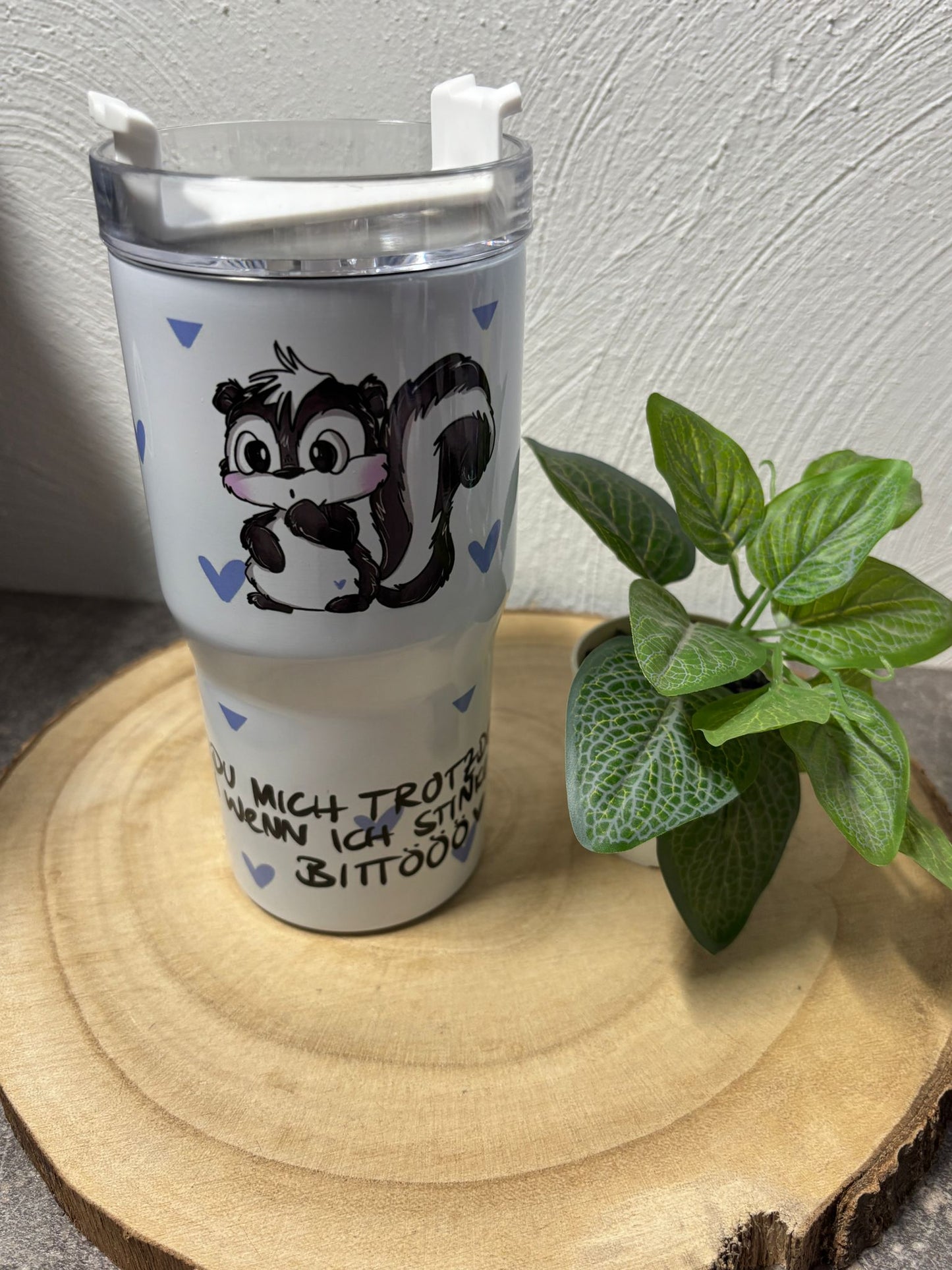 Tumbler 20 oz mit Henkel Schnubbi Stinktier
