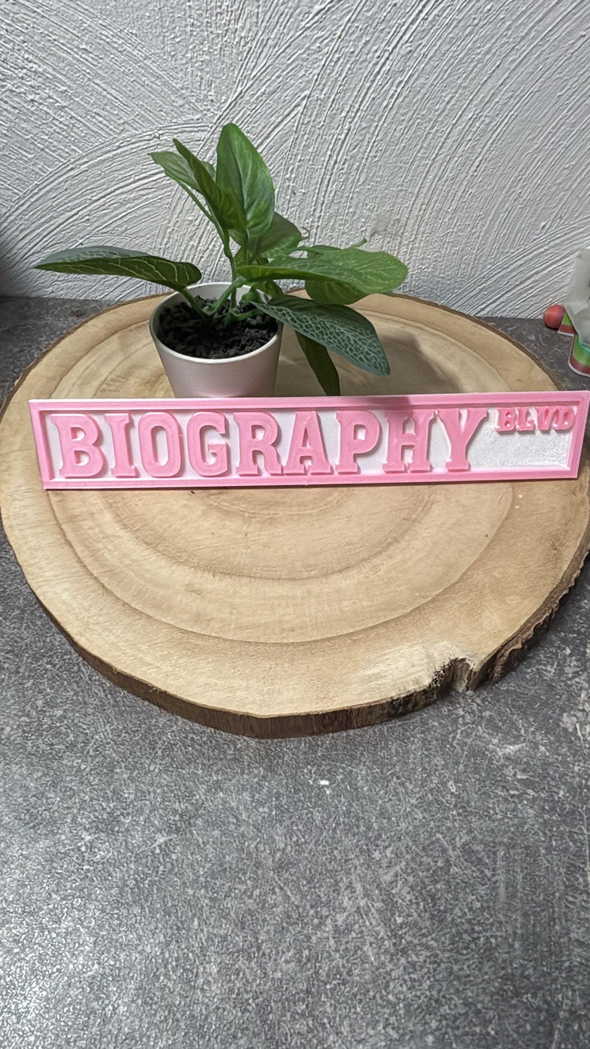 Dekoschild Biography