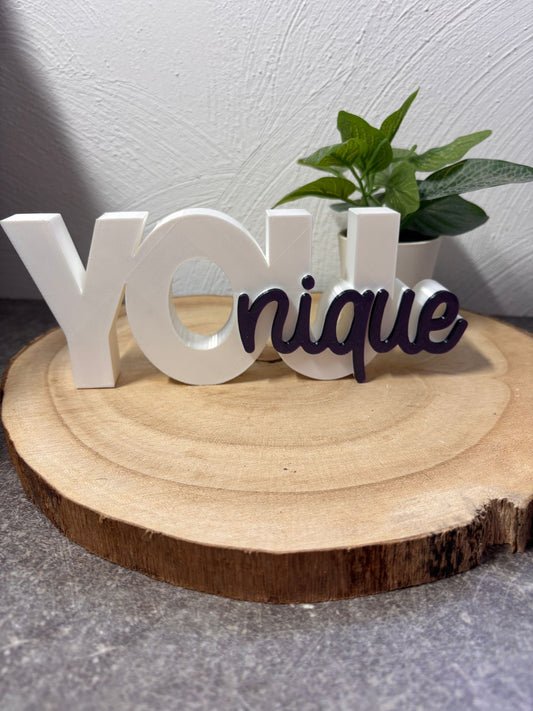 Schriftzug Younique 1